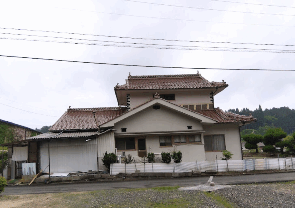 神石郡神石高原町父木野売中古住宅裏外観
