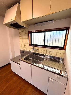 【賃貸アパート】王子ハイツA201／福山市王子町2丁目｜1LDK！福山駅までバスで5分の立地！キッチン