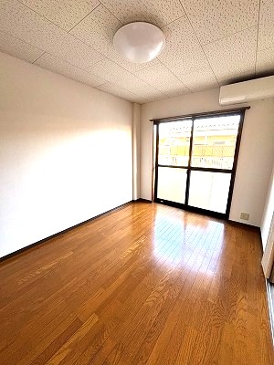 【賃貸アパート】王子ハイツA201／福山市王子町2丁目｜1LDK！福山駅までバスで5分の立地！13帖のリビング