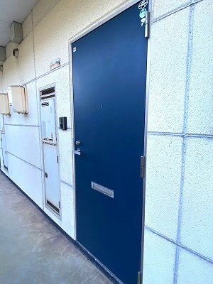 【賃貸アパート】王子ハイツA201／福山市王子町2丁目｜1LDK！福山駅までバスで5分の立地！玄関前