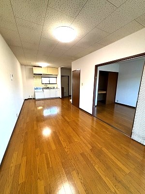 【賃貸アパート】王子ハイツA201／福山市王子町2丁目｜1LDK！福山駅までバスで5分の立地！リビング