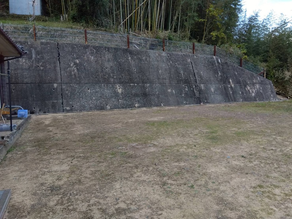 【売土地】笠岡市金浦字西ノ山｜20万円｜土地面積①354.61㎡②896.00㎡③803.00㎡土地写真1