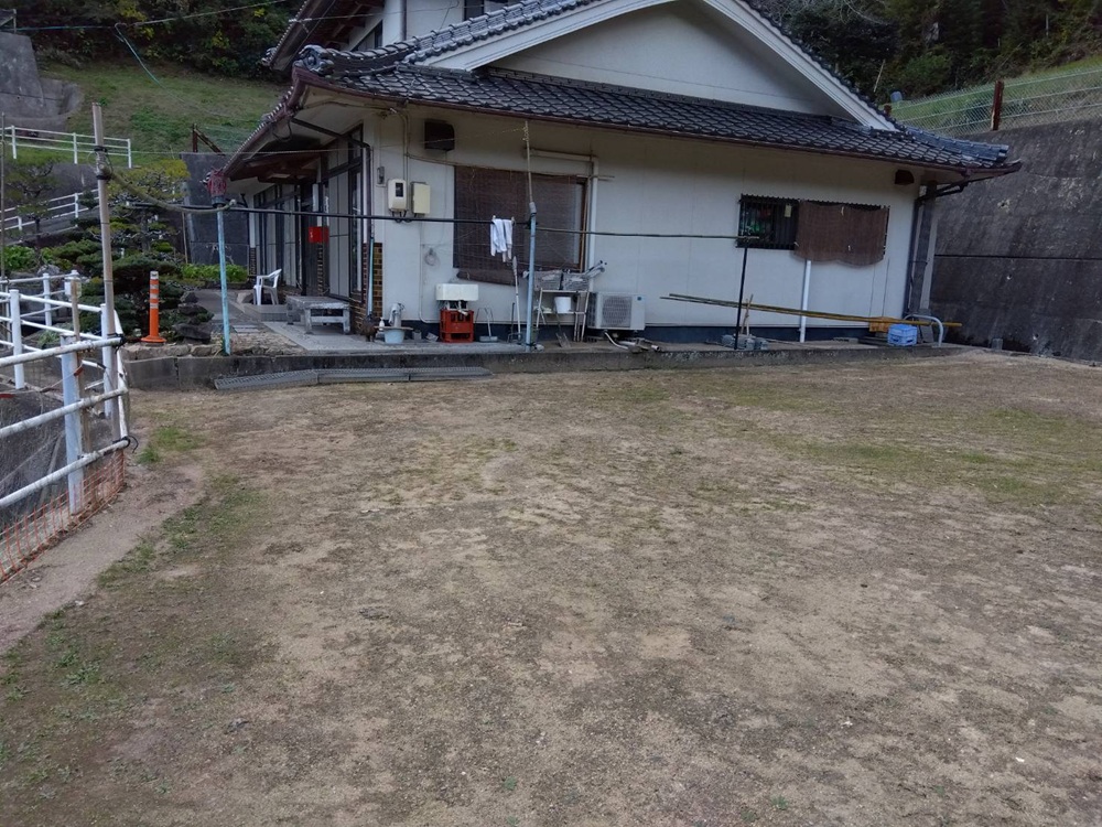 【売土地】笠岡市金浦字西ノ山｜20万円｜土地面積①354.61㎡②896.00㎡③803.00㎡土地写真3