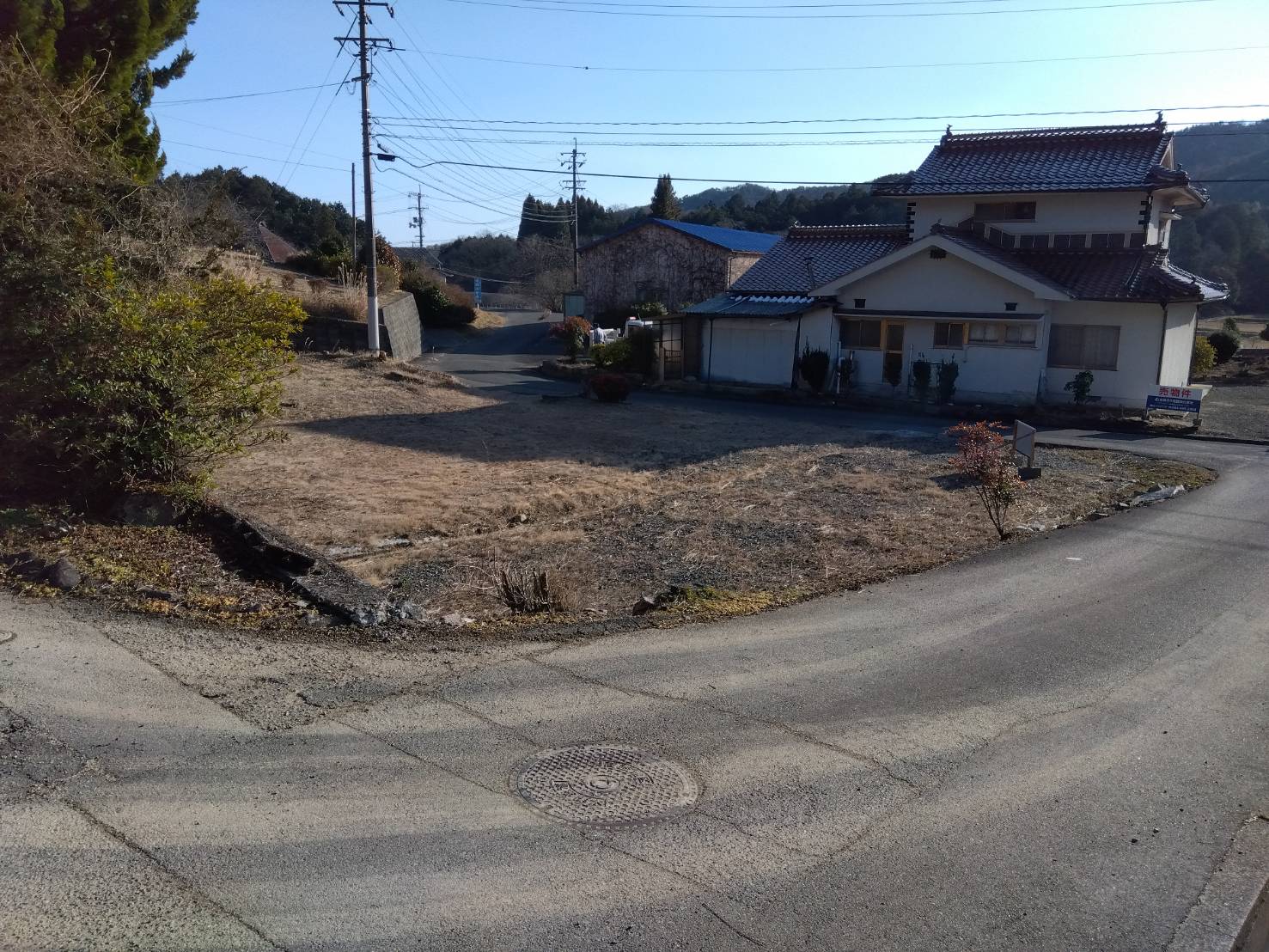 【売土地】神石郡神石高原町父木野側道上部から撮影