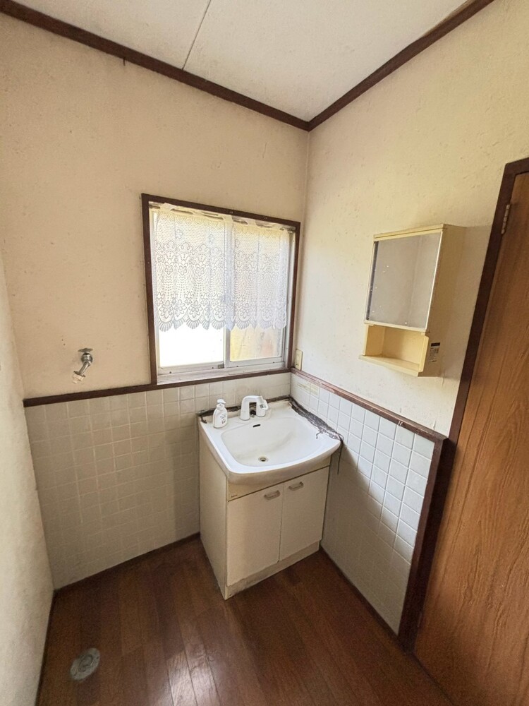 【売一戸建】福山市千田町1丁目｜1100万円｜土地面積102.4坪！駐車場３台分！