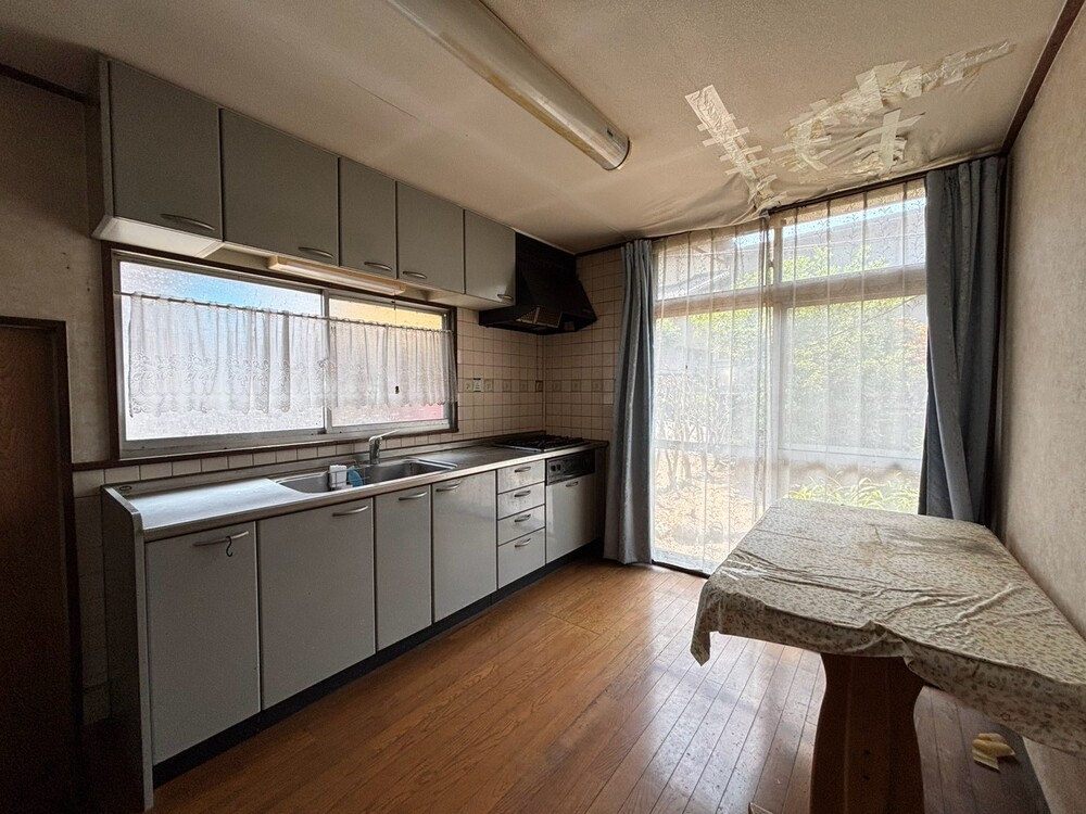 【売一戸建】福山市千田町1丁目｜1100万円｜土地面積102.4坪！駐車場３台分！