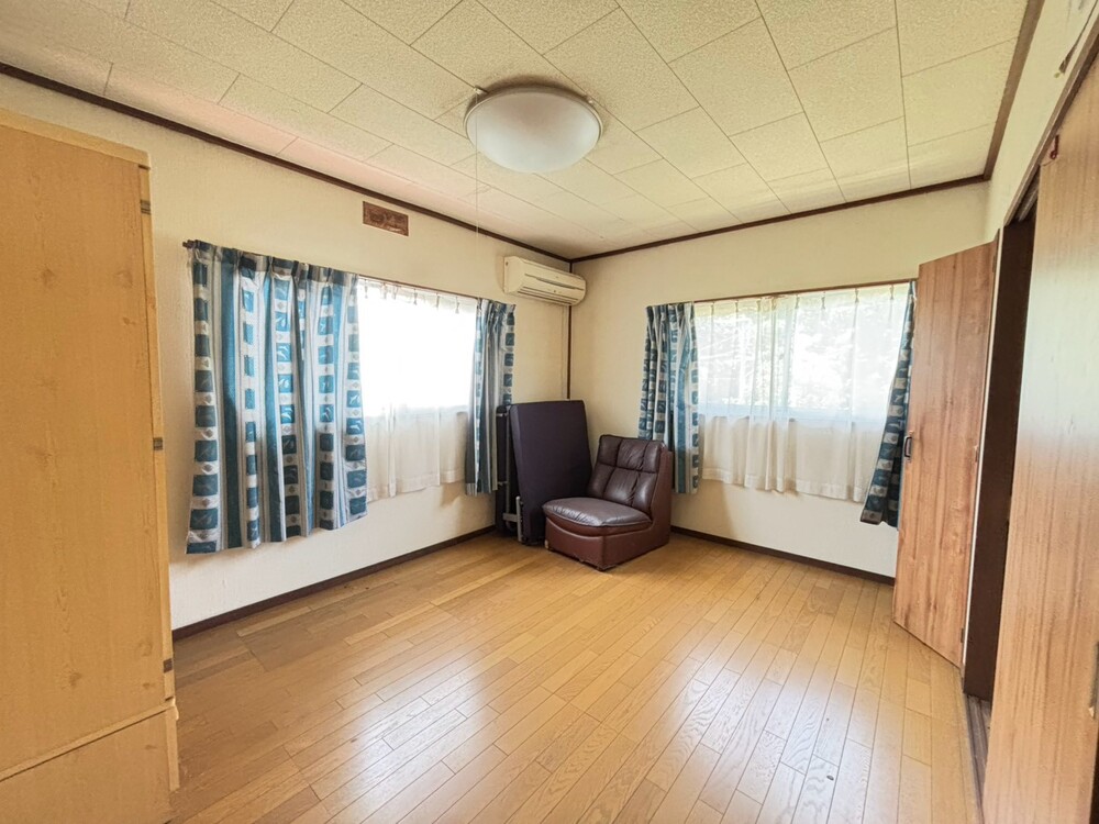 【売一戸建】福山市千田町1丁目｜1100万円｜土地面積102.4坪！駐車場３台分！