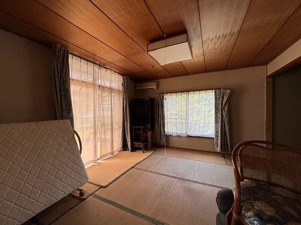 【売一戸建】福山市千田町1丁目｜1100万円｜土地面積102.4坪！駐車場３台分！